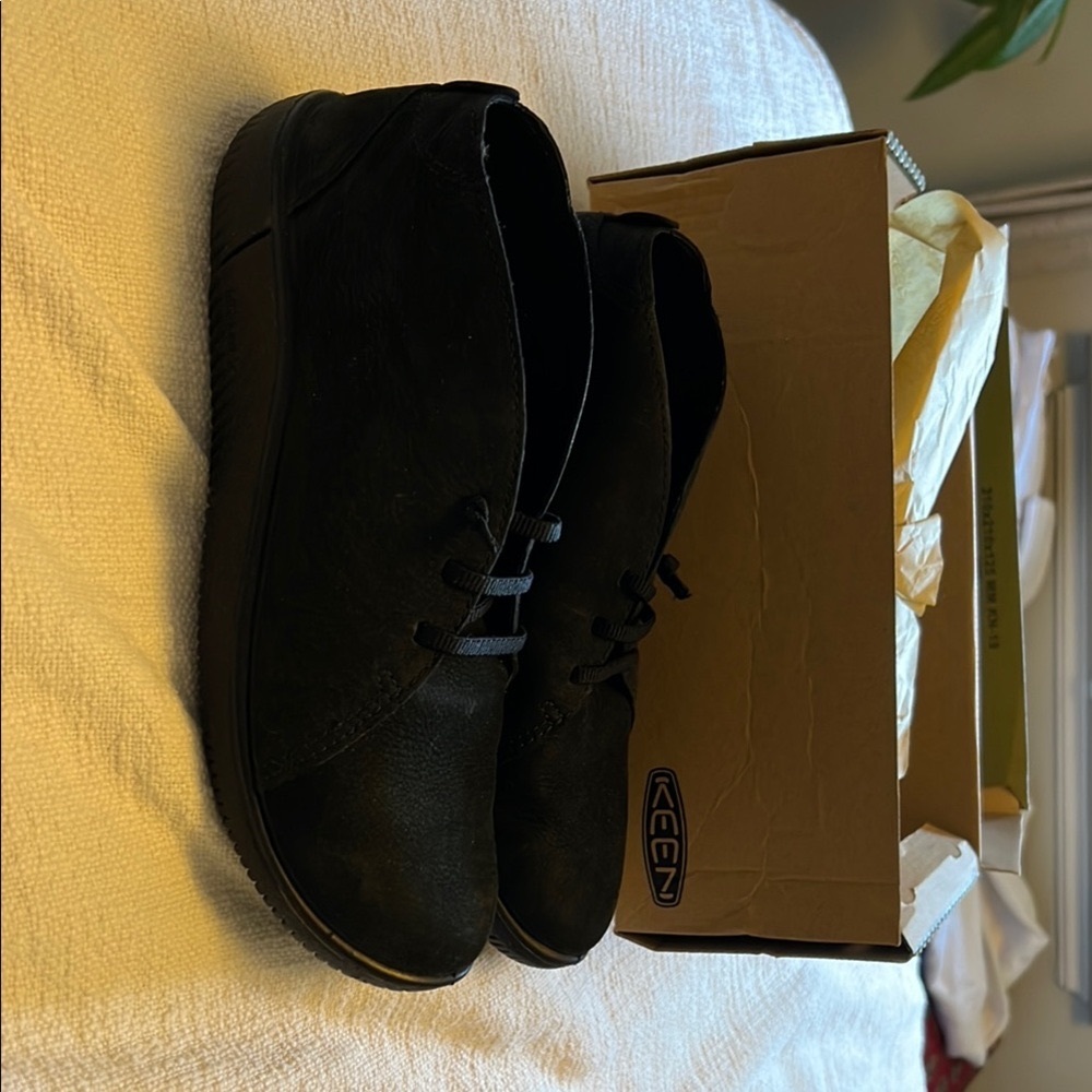 Keen Women’s Black Chukka Boots